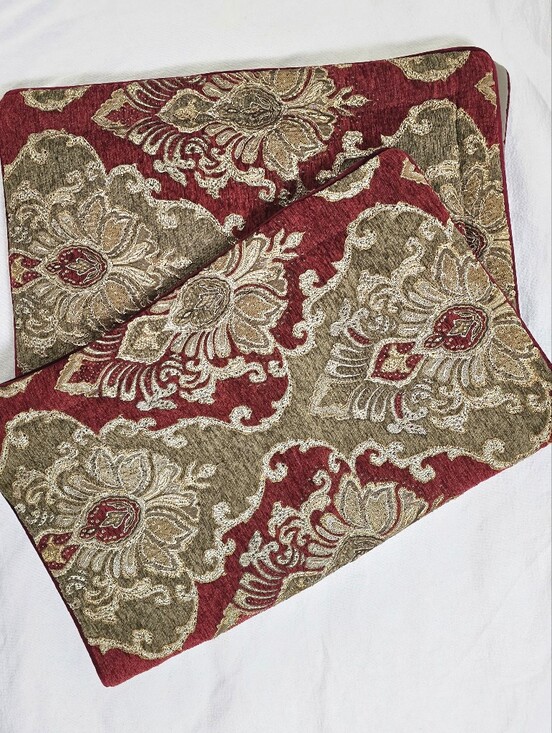 J Queen NY Other - J Queen NY Cerino Woven Chenille Damask Standard Shams Crimson/Chocolate EUC.